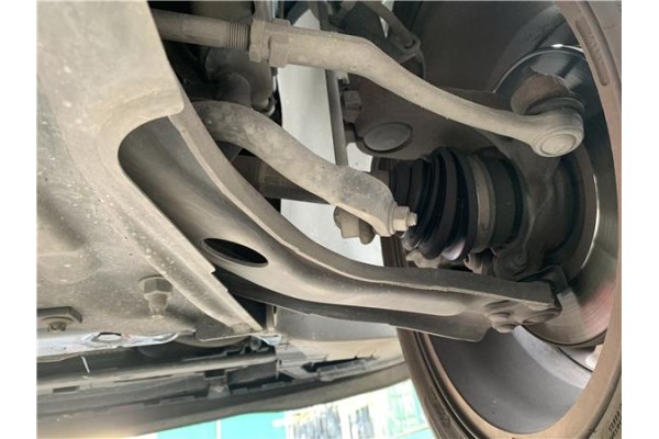 Recambio de brazo suspension delantero derecho para peugeot 207 1.6 hdi referencia OEM IAM 3521N8  