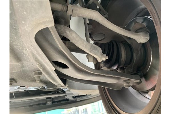 Recambio de brazo suspension delantero derecho para peugeot 207 1.6 hdi referencia OEM IAM 3521N8  