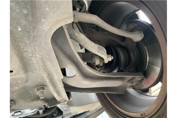 Recambio de brazo suspension delantero derecho para peugeot 207 1.6 hdi referencia OEM IAM 3521N8  