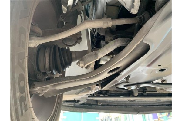 Recambio de brazo suspension delantero izquierdo para peugeot 207 1.6 hdi referencia OEM IAM 3520R7  