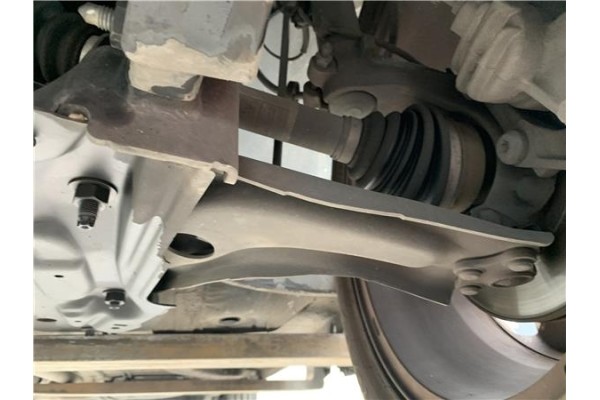 Recambio de brazo suspension delantero izquierdo para peugeot 207 1.6 hdi referencia OEM IAM 3520R7  