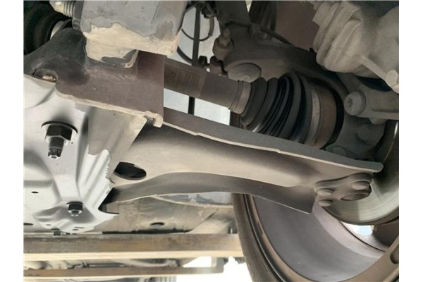 Recambio de brazo suspension delantero izquierdo para peugeot 207 1.6 hdi referencia OEM IAM 3520R7  