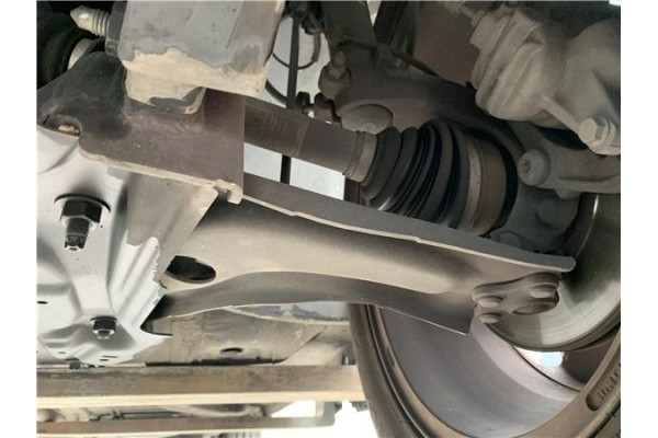 Recambio de brazo suspension delantero izquierdo para peugeot 207 1.6 hdi referencia OEM IAM 3520R7  