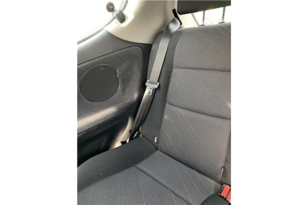 Recambio de cinturon seguridad trasero derecho para peugeot 207 1.6 hdi referencia OEM IAM 8975X4  