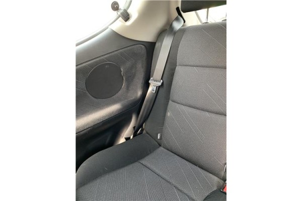 Recambio de cinturon seguridad trasero derecho para peugeot 207 1.6 hdi referencia OEM IAM 8975X4  