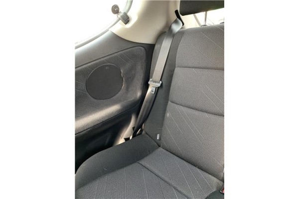 Recambio de cinturon seguridad trasero derecho para peugeot 207 1.6 hdi referencia OEM IAM 8975X4  