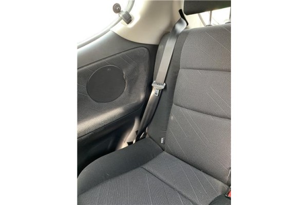 Recambio de cinturon seguridad trasero derecho para peugeot 207 1.6 hdi referencia OEM IAM 8975X4  