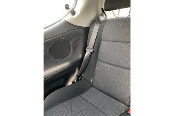 Recambio de cinturon seguridad trasero derecho para peugeot 207 1.6 hdi referencia OEM IAM 8975X4  
