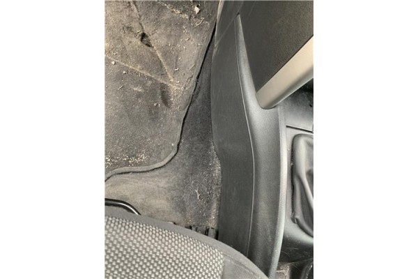 Recambio de consola para peugeot 207 1.6 hdi referencia OEM IAM 7589EV 7589EZ 