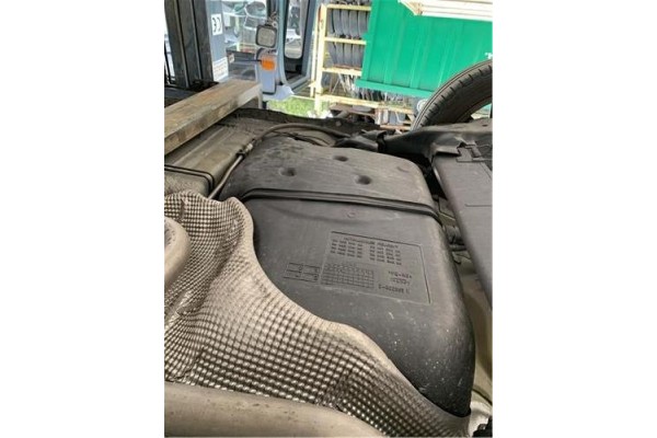 Recambio de deposito combustible para peugeot 207 1.6 hdi referencia OEM IAM 9649504880 9680130680 