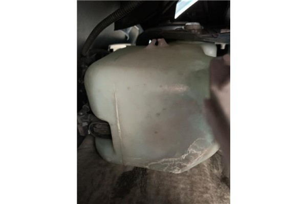 Recambio de deposito limpiaparabrisas para peugeot 207 1.6 hdi referencia OEM IAM 6431F3  