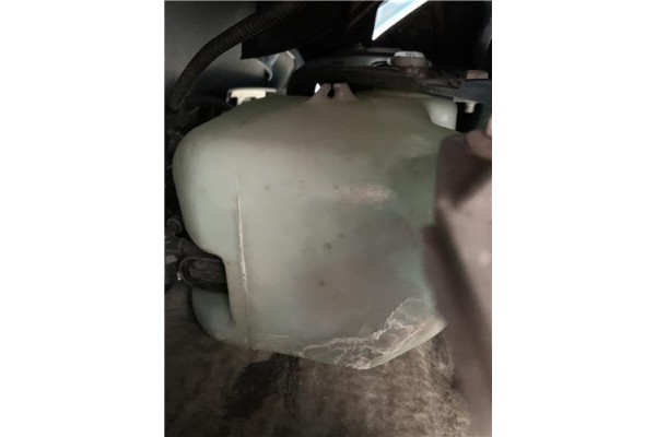Recambio de deposito limpiaparabrisas para peugeot 207 1.6 hdi referencia OEM IAM 6431F3  