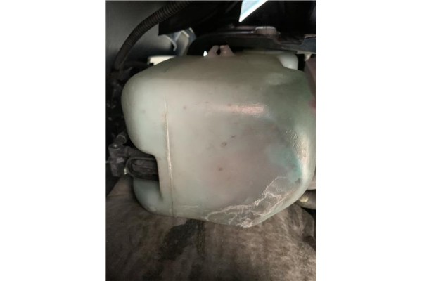 Recambio de deposito limpiaparabrisas para peugeot 207 1.6 hdi referencia OEM IAM 6431F3  