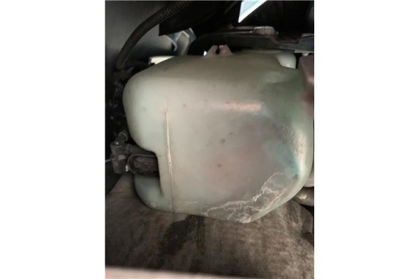 Recambio de deposito limpiaparabrisas para peugeot 207 1.6 hdi referencia OEM IAM 6431F3  