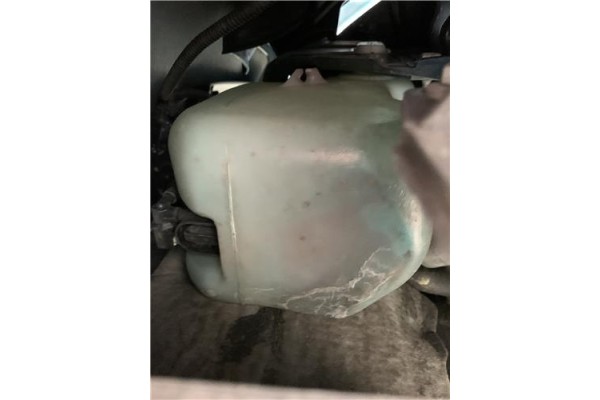 Recambio de deposito limpiaparabrisas para peugeot 207 1.6 hdi referencia OEM IAM 6431F3  