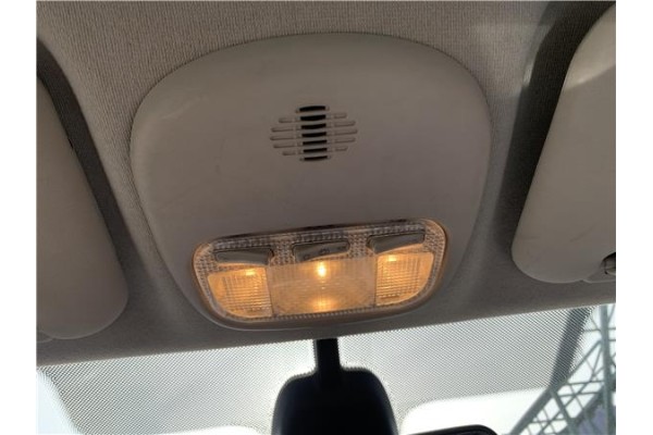 Recambio de luz delantero central techo para peugeot 207 1.6 hdi referencia OEM IAM 6362Q2 8146R1 