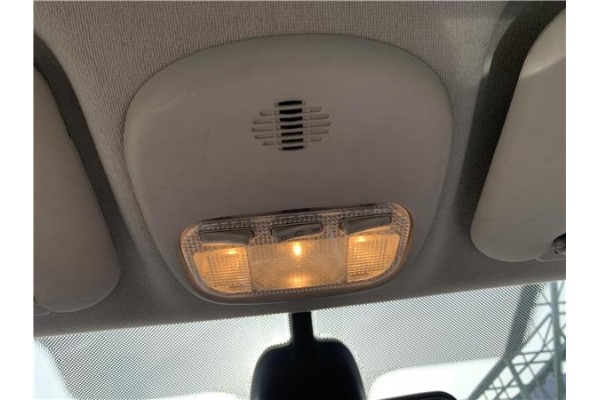 Recambio de luz delantero central techo para peugeot 207 1.6 hdi referencia OEM IAM 6362Q2 8146R1 