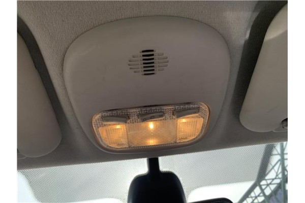 Recambio de luz delantero central techo para peugeot 207 1.6 hdi referencia OEM IAM 6362Q2 8146R1 