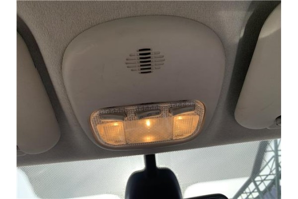 Recambio de luz delantero central techo para peugeot 207 1.6 hdi referencia OEM IAM 6362Q2 8146R1 