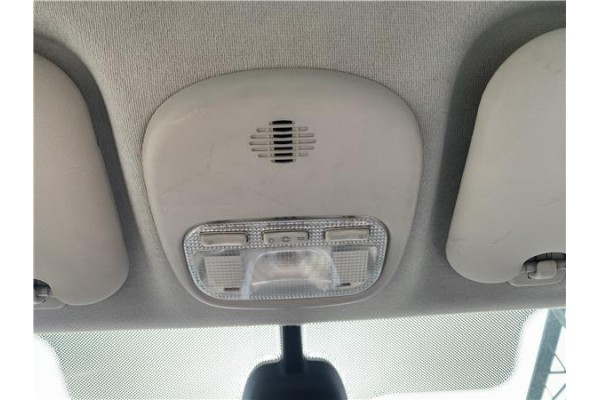 Recambio de luz delantero central techo para peugeot 207 1.6 hdi referencia OEM IAM 6362Q2 8146R1 