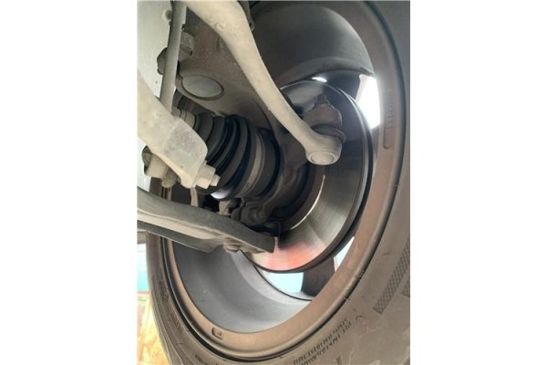 Recambio de mangueta delantero derecha para peugeot 207 1.6 hdi referencia OEM IAM 364790  