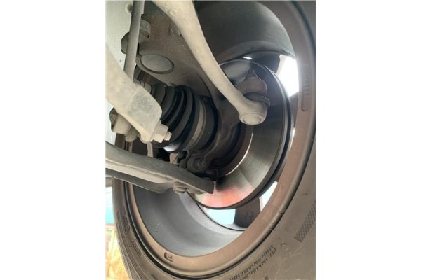 Recambio de mangueta delantero derecha para peugeot 207 1.6 hdi referencia OEM IAM 364790  