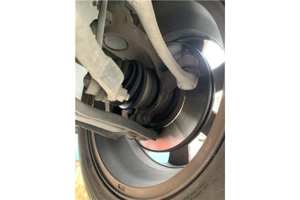 Recambio de mangueta delantero derecha para peugeot 207 1.6 hdi referencia OEM IAM 364790  