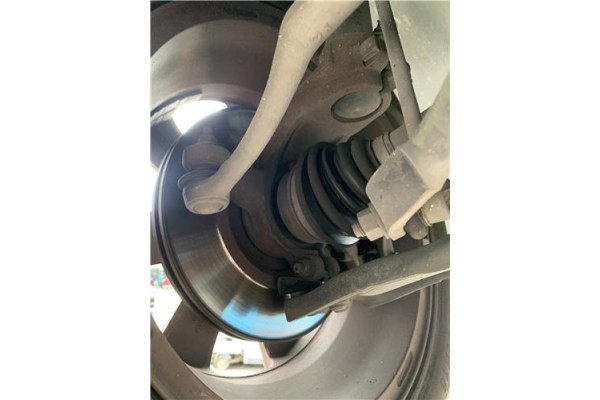 Recambio de mangueta delantero izquierda para peugeot 207 1.6 hdi referencia OEM IAM 364690  