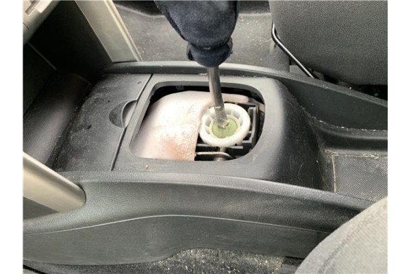 Recambio de palanca de cambio para peugeot 207 1.6 hdi referencia OEM IAM 2400CP 2400JN 