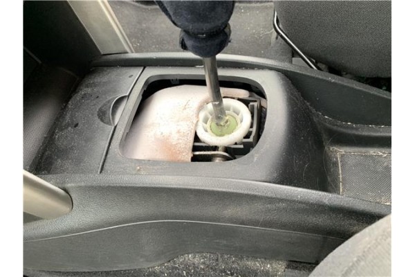 Recambio de palanca de cambio para peugeot 207 1.6 hdi referencia OEM IAM 2400CP 2400JN 