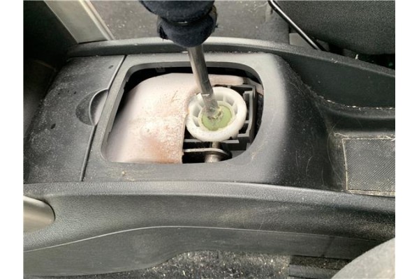 Recambio de palanca de cambio para peugeot 207 1.6 hdi referencia OEM IAM 2400CP 2400JN 