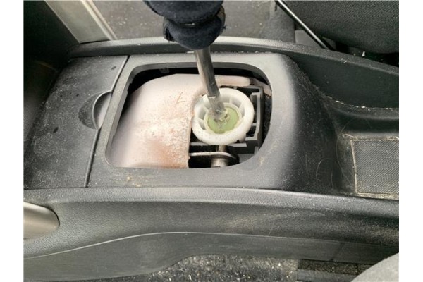 Recambio de palanca de cambio para peugeot 207 1.6 hdi referencia OEM IAM 2400CP 2400JN 