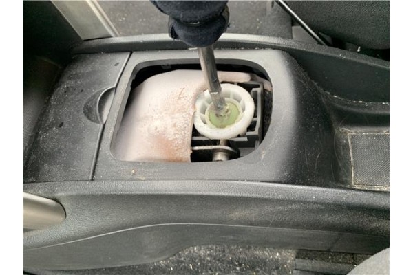 Recambio de palanca de cambio para peugeot 207 1.6 hdi referencia OEM IAM 2400CP 2400JN 