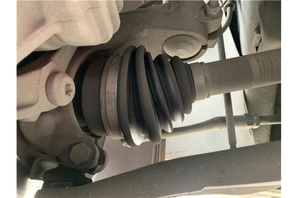 Recambio de palier delantero derecho para peugeot 207 1.6 hdi referencia OEM IAM 8NN22 3679704 