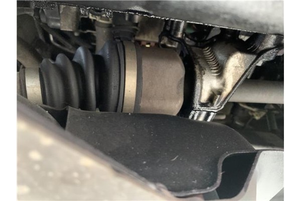 Recambio de palier delantero derecho para peugeot 207 1.6 hdi referencia OEM IAM 8NN22 3679704 