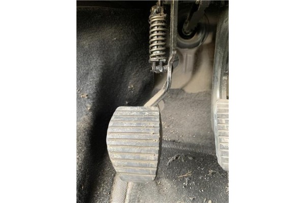 Recambio de pedal embrague para peugeot 207 1.6 hdi referencia OEM IAM 2127W4  