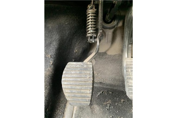 Recambio de pedal embrague para peugeot 207 1.6 hdi referencia OEM IAM 2127W4  