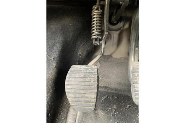 Recambio de pedal embrague para peugeot 207 1.6 hdi referencia OEM IAM 2127W4  