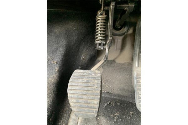 Recambio de pedal embrague para peugeot 207 1.6 hdi referencia OEM IAM 2127W4  