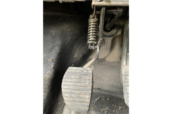 Recambio de pedal embrague para peugeot 207 1.6 hdi referencia OEM IAM 2127W4  