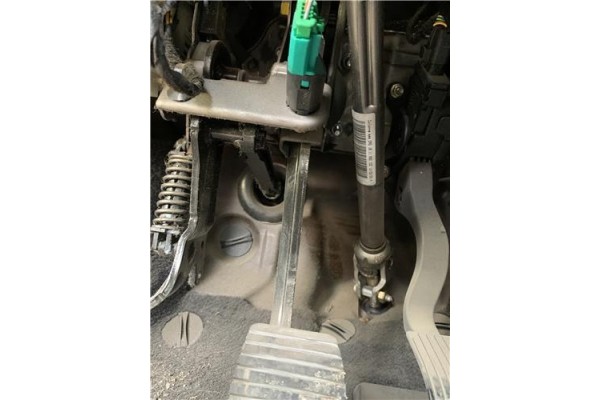 Recambio de pedal freno para peugeot 207 1.6 hdi referencia OEM IAM 4501W5 4501AR 