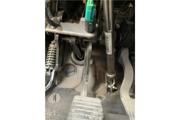 Recambio de pedal freno para peugeot 207 1.6 hdi referencia OEM IAM 4501W5 4501AR 