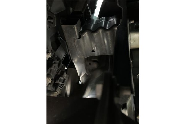 Recambio de refuerzo paragolpes para peugeot 207 1.6 hdi referencia OEM IAM 7414PQ  