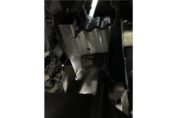 Recambio de refuerzo paragolpes para peugeot 207 1.6 hdi referencia OEM IAM 7414PQ  