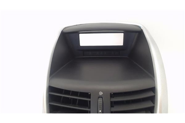 Recambio de rejilla entrada de aire para peugeot 207 1.6 hdi referencia OEM IAM 9650068177 A1099814 