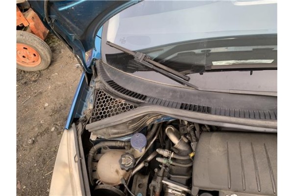 Recambio de torpedo para peugeot 207 1.6 hdi referencia OEM IAM 8251Y0  