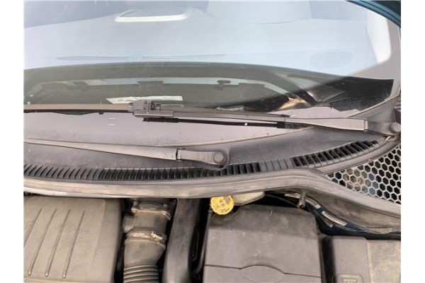 Recambio de torpedo para peugeot 207 1.6 hdi referencia OEM IAM 8251Y0  