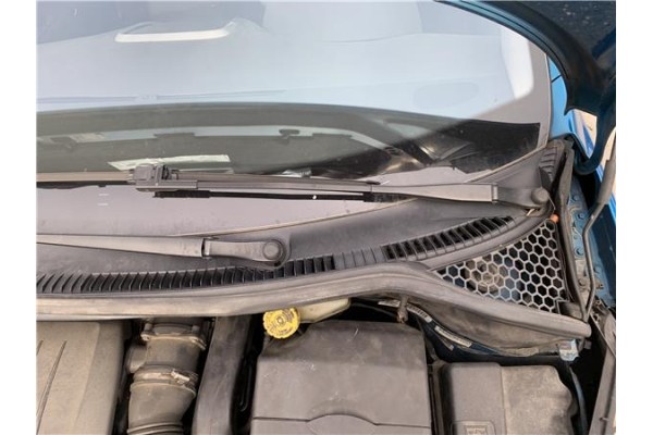 Recambio de torpedo para peugeot 207 1.6 hdi referencia OEM IAM 8251Y0  