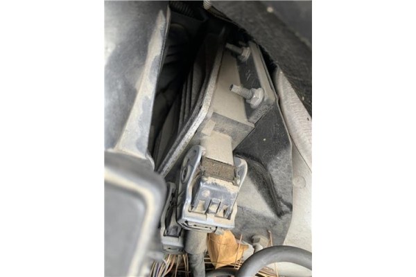 Recambio de centralita para renault clio iii 1.5 dci (c/br1g) referencia OEM IAM 8200504593  