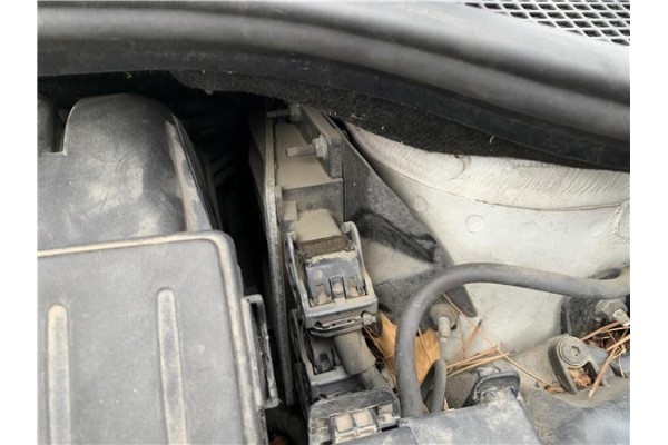 Recambio de centralita para renault clio iii 1.5 dci (c/br1g) referencia OEM IAM 8200504593  